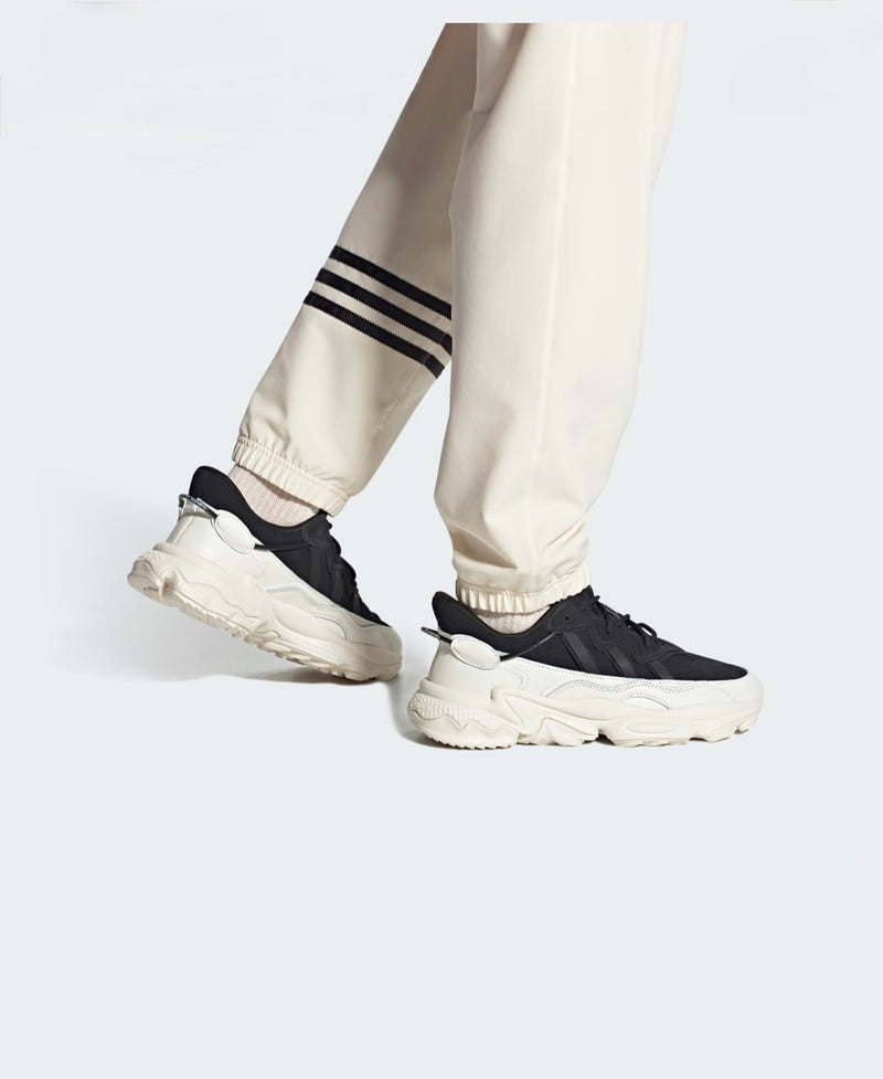 Adidas Ozweego Black off White